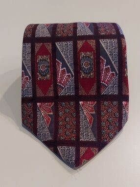 Countess Mara Men's Patterned Burgundy Silk Tie